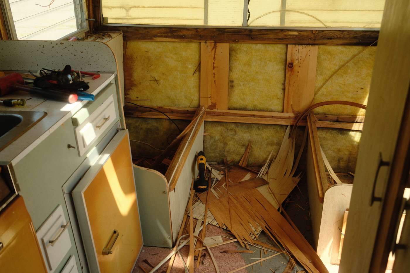 Table area demo in our 1960s vintage camping trailer 
